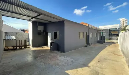 Casa para Locação em Presidente Prudente, Bosque, 2 dormitórios, 1 banheiro, 4 vagas