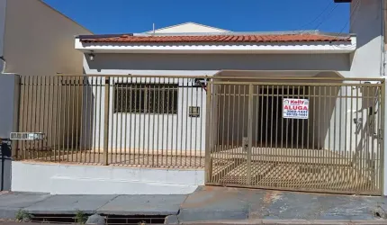 Casa para Locação em Presidente Prudente, Jardim Jequitibá, 4 dormitórios, 2 suítes, 3 banheiros, 1 vaga