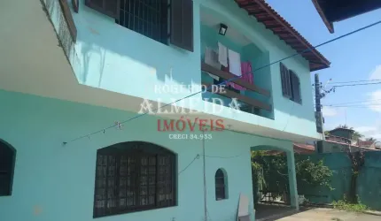 Sobrado com 3 quartos na praia, Itanhaém - R$ 350 mil