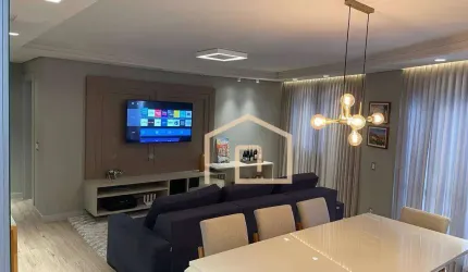 Cobertura finamente mobiliada e decorada