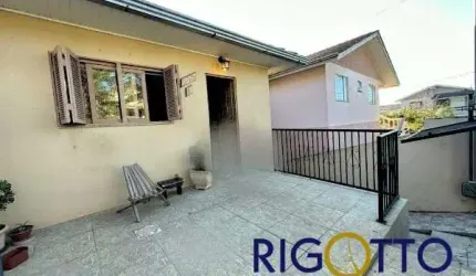 Casa com 3 quartos à venda no Forqueta, Caxias do Sul  por R$ 450.000