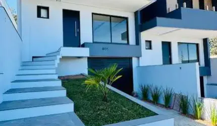 Casa com 3 quartos à venda no São Luiz, Caxias do Sul  por R$ 890.000