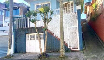 Casa com 3 quartos à venda no Rio Branco, Caxias do Sul  por R$ 500.000