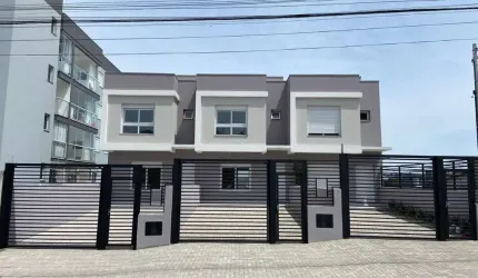 Casa com 3 quartos à venda no São Luiz, Caxias do Sul  por R$ 590.000