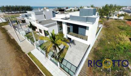 Casa com 4 quartos à venda no Balneário Rosa do Mar, Passo de Torres  por R$ 1.995.900