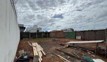 Terreno a venda na zona sul de Uberlândia, ao lado do Condomínio Splendido
