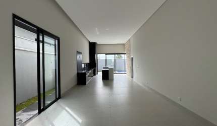 Linda casa a venda no condomínio Splendido na zona sul de Uberlândia