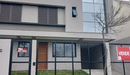 Triplex Frente para Rua 4 quartos, Ático com Terraço e 2 Vagas Novo com Habite-se