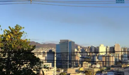 Casa com 3 quartos à venda na Rua Araxá, --, Colégio Batista, Belo Horizonte por R$ 1.300.000