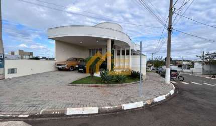 Casa a venda no Condominio Reserva das Paineiras em Itapetininga