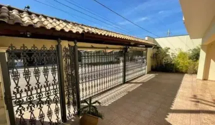 OPORTUNIDADE !!!   COM AT 300 m²  e  AC 245 m² ESTA LINDA CASA PARA VENDA NO JARDIM PRIMAVERA, ITUPEVA - SP