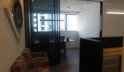 EXCELENTE SALA COMERCIAL NO UFFIZI MEDICAL  BUSINESS CENTER PARA VENDA