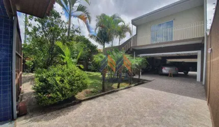 Sobrado com 3 dormitórios para alugar, 270 m² por R$ 8.050,00/mês - São Pedro - São José dos Pinhais/PR