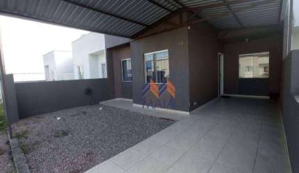 Belíssima Casa em condomínio no Campo Largo da Roseira!