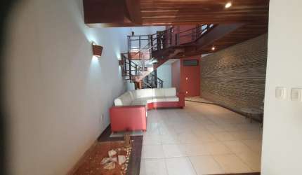 Casa na Av. Romualdo Galvão - perto do Midway Mall
