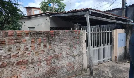 Terreno / Casa antiga Emaús - rua principal