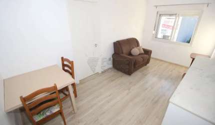 Apartamento Mobiliado com 1 Dormitório no Condomínio Cambridge