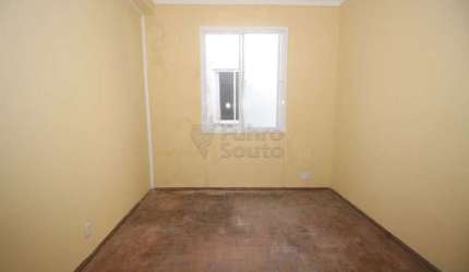 Apartamento de 02 dormitórios, localizado na Av. Fernando Osório