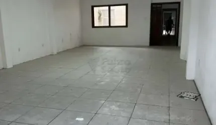 Sobrado Imperdível na Rua Tiradentes - Espaço, Conforto e Ótima Localização