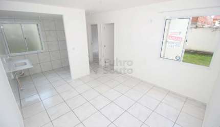 Apartamento Térreo com 2 Dormitórios no Fragata - Conforto e Privacidade