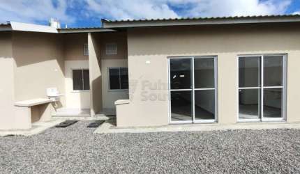 Casa Nova com 2 Dormitórios no Condomínio Altos dos Jerivás - Conforto, Segurança e Qualidade de Vida em Um Só Lugar!