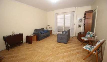 Apartamento Mobiliado com 3 Dormitórios e Duas Sacadas no Coração de Pelotas - Edifício Ferreira Diniz