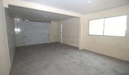 Casa Ampla e Reformada no Bairro Fragata