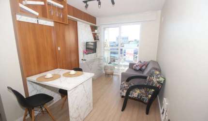 Lindo Loft Mobiliado para locação na XV de Novembro. Conforto e sofisticação em uma localização privilegiada!