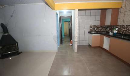 Casa com 4 quartos na Avenida Vinte e Cinco de Julho em Pelotas