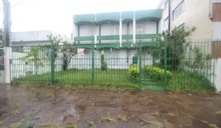 Excelente Oportunidade Comercial no Centro de Pelotas - Estrutura Ampla e Versátil para Seu Negócio