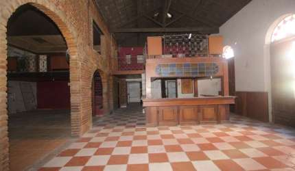 Prédio Comercial Amplo no Centro de Pelotas - Localização Estratégica para o Seu Negócio