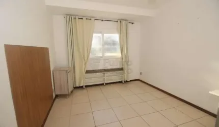 Apartamento Fora de Condomínio na Av. Domingos de Almeida - Praticidade e Localização Privilegiada no Areal!