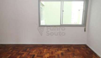Amplo Apartamento de 3 Dormitórios com Suíte no Centro de Pelotas
