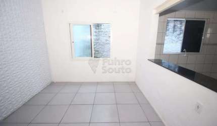 Casa com Pátio e Excelente Localização no Simões Lopes!