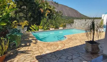 Sitio com 6 quartos (4 suítes) com piscina e churrasqueira em Itaocaia Valley  Itaipuaçu