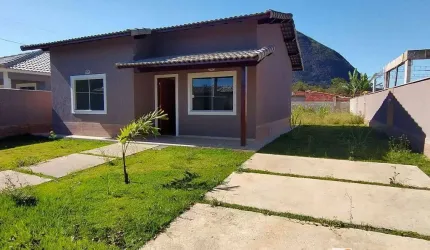 Oportunidade !! Casa 2 Quartos (1 suíte) com churrasqueira, terreno inteiro no Jd. Atlântico Central