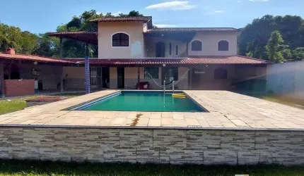 Casarão com 4 Quartos (1 suíte) com piscina e churrasqueira em Inoã Maricá.