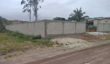 Terreno com 882m² todo murado em Itaipuaçu