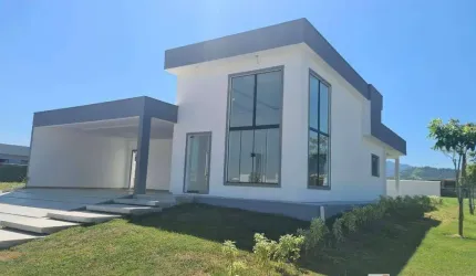LINDA CASA NO CONDOMÍNIO ALPHAVILLE