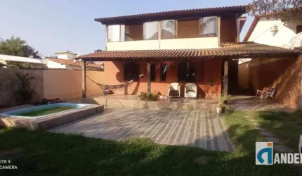 2LT3343 - Ótima Casa com 3 quartos (sendo 1 suíte)!!!!