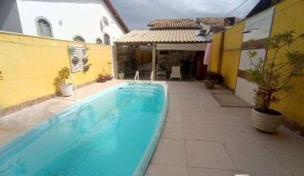 Casa 2 Quartos (1 suíte) com piscina e churrasqueira no Jd. Atlântico  Central prox. a praia