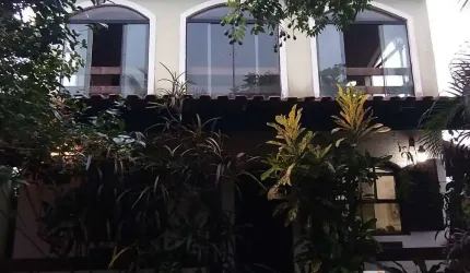 Casa  3 Quartos 2 banheiros com piscina e churrasqueira  no Jd. Atlântico prox. a praia