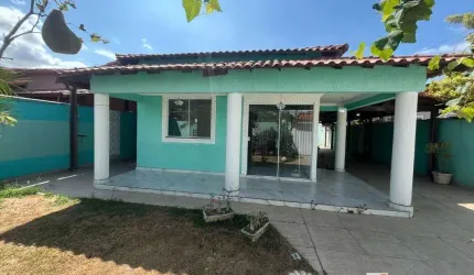 Casa 3 Quartos (1 suíte) com piscina e churrasqueira no Jd. Atlântico Oeste terreno inteiro.