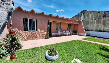 Casa com 5 Dormitórios, Anexo, Espaço Gourmet com Churrasqueira, Pertinho da Praia em Cidreira/RS