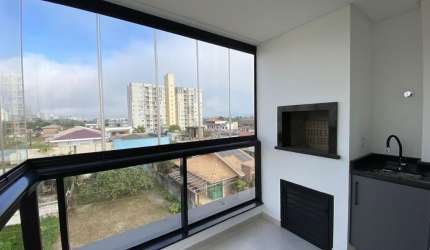 Apartamento mobiliado com suíte, próximo à praia em Balneário Piçarras!