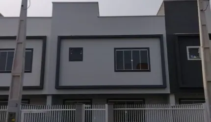 Sobrado com 2 Suítes e Alto Padrão em Barra Velha!