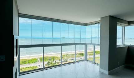 Sunset Tower: sofisticação e vista espetacular para o mar!
