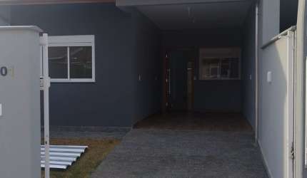 Casa moderna perto da praia com suíte e acabamento impecável!