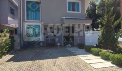 Sobrado com 3 dormitórios à venda, 220 m² por R$ 1.890.000,00 - Umbará - Curitiba/PR