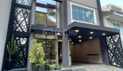 Triplex 254m² Alto Padrão com Vista para o Bosque 4 quartos e 2 suítes – Condomínio Recanto das Andorinhas – Braga - São José dos Pinhais